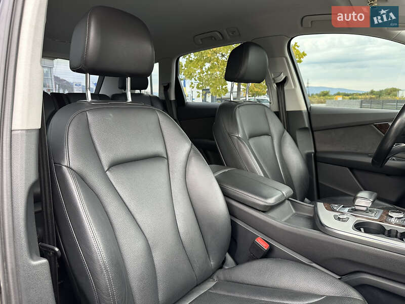 Внедорожник / Кроссовер Audi Q7 2015 в Мукачево
