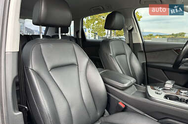 Внедорожник / Кроссовер Audi Q7 2015 в 