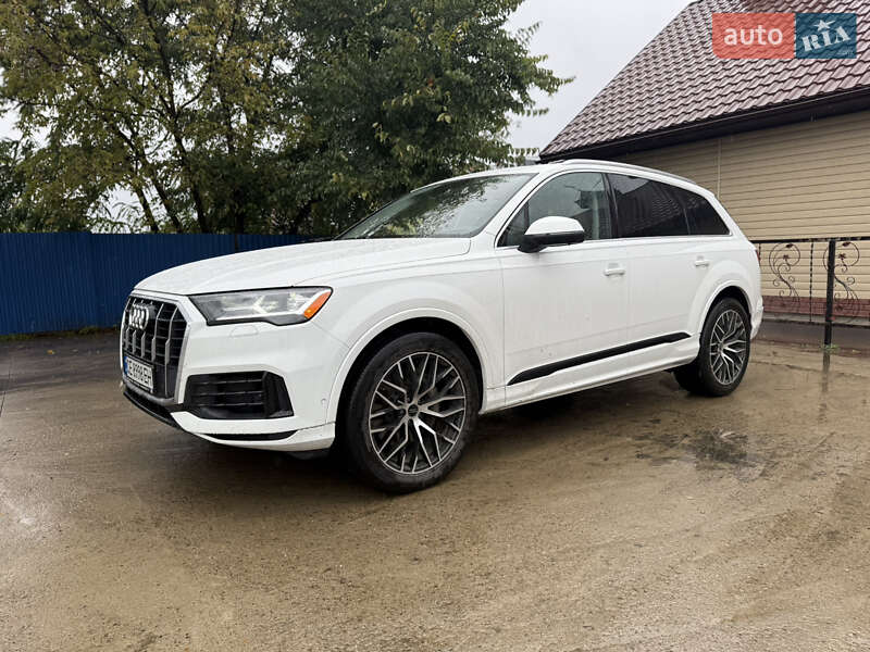 Позашляховик / Кросовер Audi Q7 2021 в Чернівцях