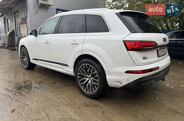 Внедорожник / Кроссовер Audi Q7 2021 в 
