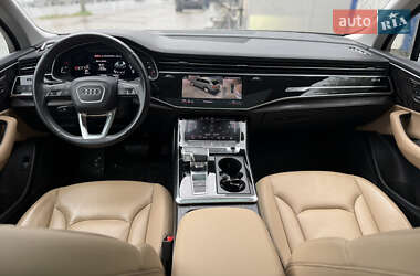 Внедорожник / Кроссовер Audi Q7 2021 в 