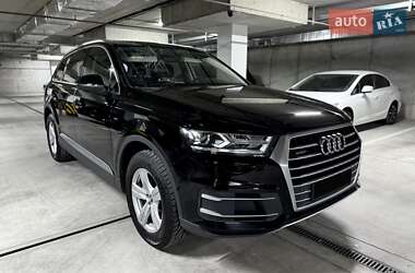 Позашляховик / Кросовер Audi Q7 2016 в 