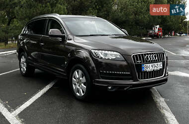 Внедорожник / Кроссовер Audi Q7 2015 в 