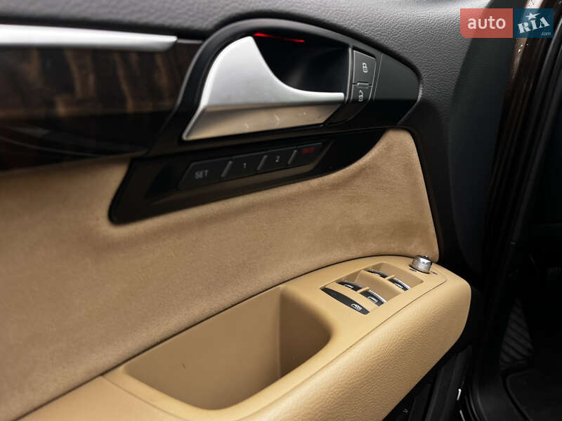 Позашляховик / Кросовер Audi Q7 2015 в Одесі
