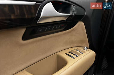 Внедорожник / Кроссовер Audi Q7 2015 в 