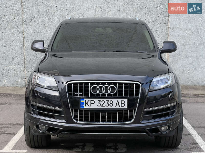 Внедорожник / Кроссовер Audi Q7 2011 в 