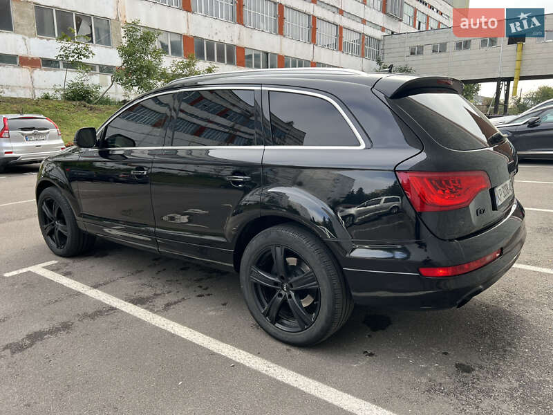 Позашляховик / Кросовер Audi Q7 2011 в Рівному