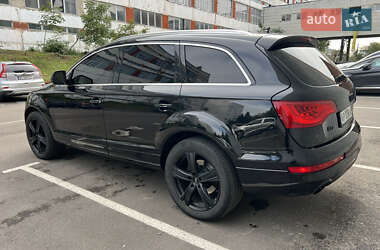 Внедорожник / Кроссовер Audi Q7 2011 в 