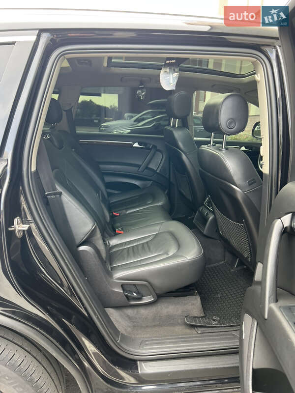 Позашляховик / Кросовер Audi Q7 2011 в Рівному