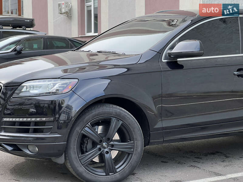 Позашляховик / Кросовер Audi Q7 2011 в Рівному