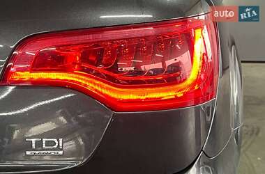 Внедорожник / Кроссовер Audi Q7 2015 в 