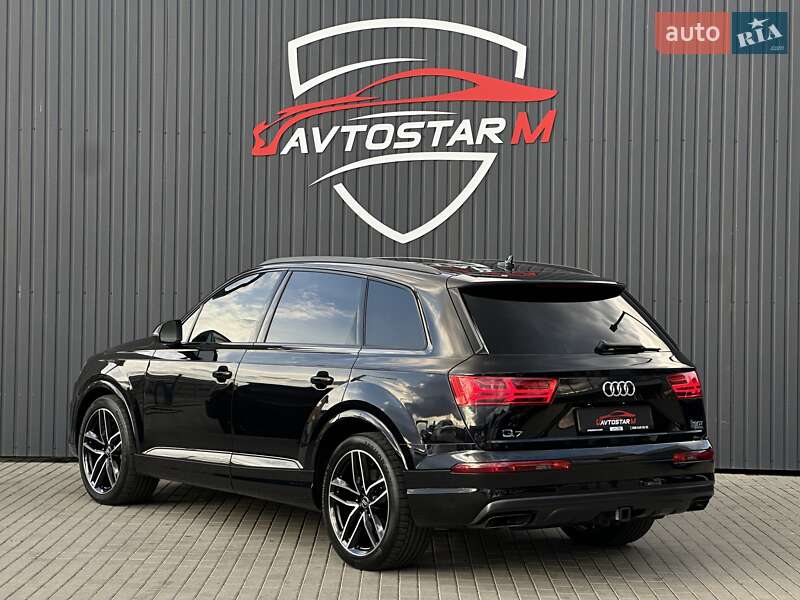 Позашляховик / Кросовер Audi Q7 2017 в Мукачевому