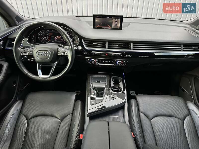 Позашляховик / Кросовер Audi Q7 2017 в Мукачевому