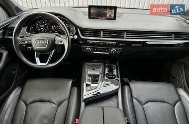 Позашляховик / Кросовер Audi Q7 2017 в 