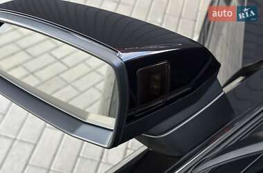 Позашляховик / Кросовер Audi Q7 2017 в 