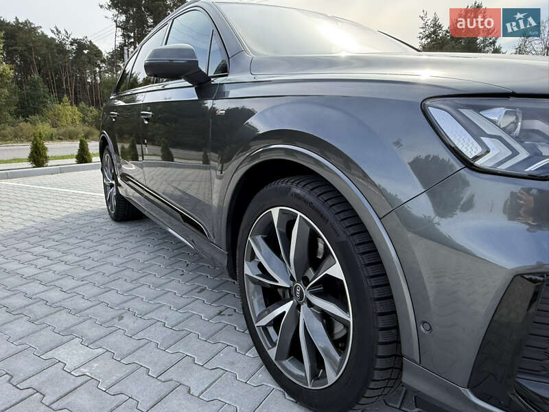 Позашляховик / Кросовер Audi Q7 2021 в Ковелі