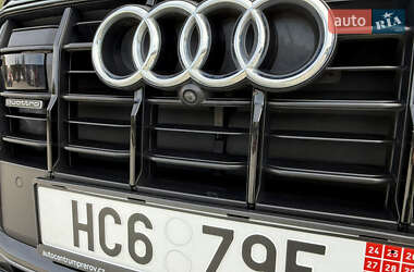 Позашляховик / Кросовер Audi Q7 2021 в 
