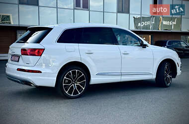 Внедорожник / Кроссовер Audi Q7 2017 в 