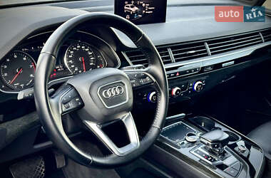 Внедорожник / Кроссовер Audi Q7 2017 в 