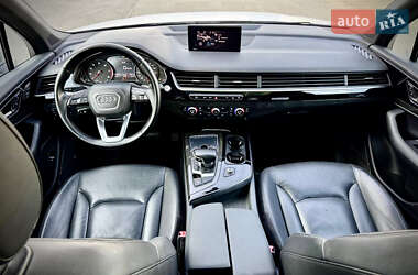 Внедорожник / Кроссовер Audi Q7 2017 в 
