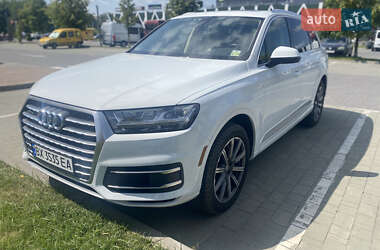Позашляховик / Кросовер Audi Q7 2017 в 