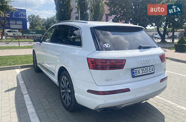 Позашляховик / Кросовер Audi Q7 2017 в 
