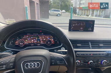 Позашляховик / Кросовер Audi Q7 2017 в 