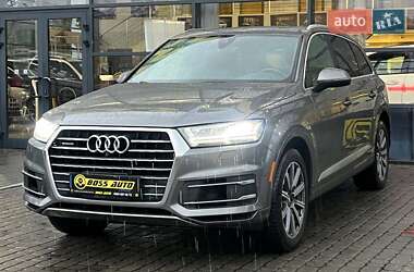 Внедорожник / Кроссовер Audi Q7 2016 в 