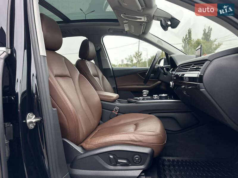 Позашляховик / Кросовер Audi Q7 2016 в Києві
