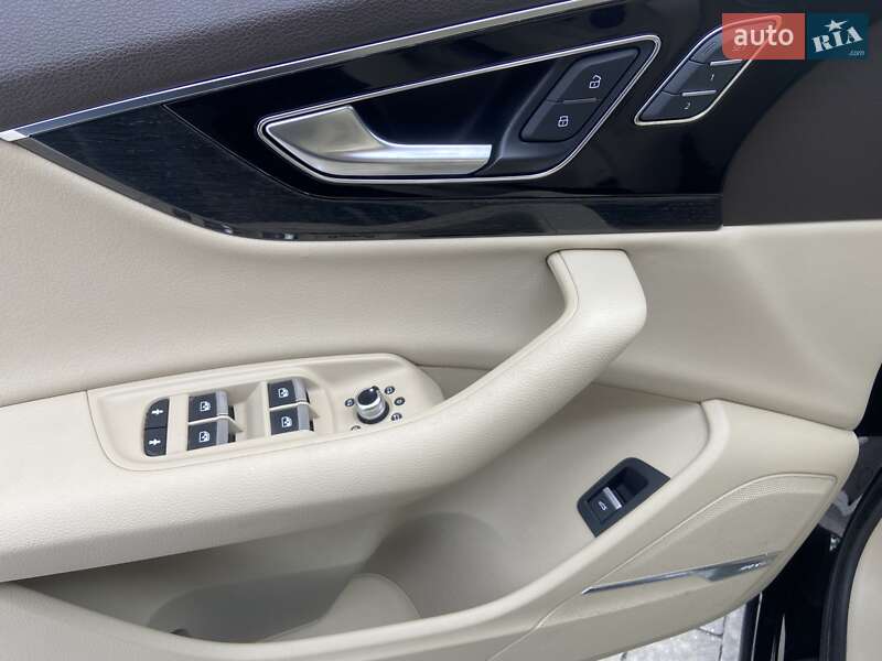 Позашляховик / Кросовер Audi Q7 2019 в Львові
