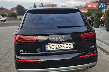Внедорожник / Кроссовер Audi Q7 2017 в 