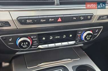 Внедорожник / Кроссовер Audi Q7 2017 в 