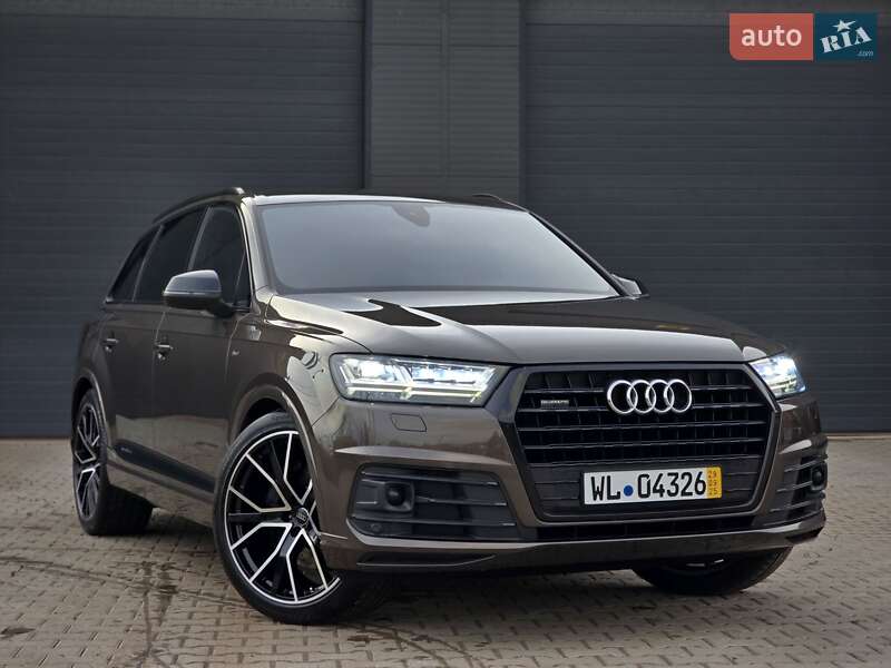 Позашляховик / Кросовер Audi Q7 2016 в Рівному