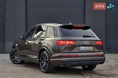 Внедорожник / Кроссовер Audi Q7 2016 в 