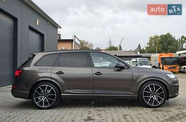 Внедорожник / Кроссовер Audi Q7 2016 в 
