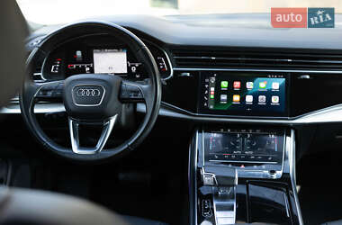 Позашляховик / Кросовер Audi Q7 2022 в 