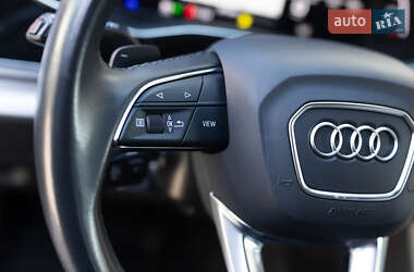 Позашляховик / Кросовер Audi Q7 2022 в 