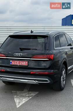 Внедорожник / Кроссовер Audi Q7 2020 в 