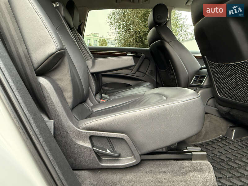 Внедорожник / Кроссовер Audi Q7 2012 в Ровно