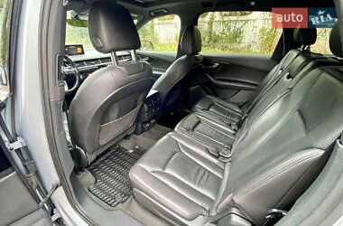 Позашляховик / Кросовер Audi Q7 2016 в 