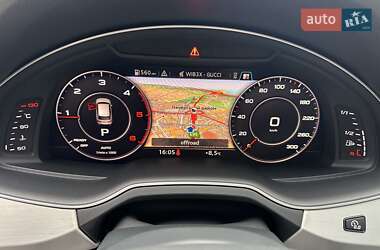 Позашляховик / Кросовер Audi Q7 2018 в 