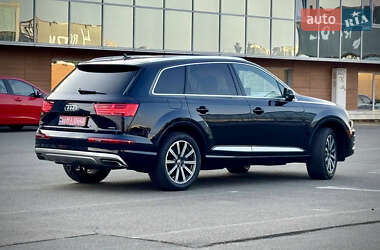 Внедорожник / Кроссовер Audi Q7 2018 в 