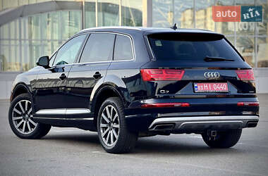 Внедорожник / Кроссовер Audi Q7 2018 в 