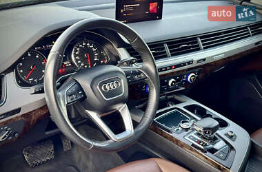 Внедорожник / Кроссовер Audi Q7 2018 в 