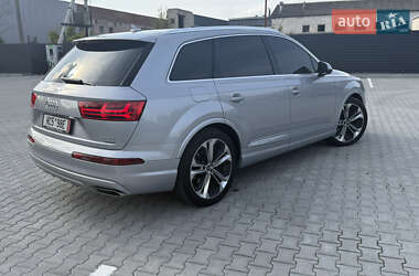 Внедорожник / Кроссовер Audi Q7 2018 в 