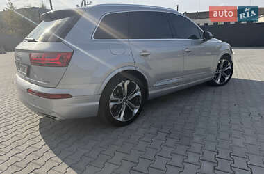 Внедорожник / Кроссовер Audi Q7 2018 в 
