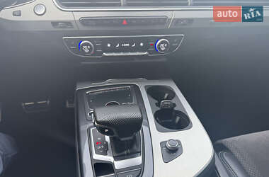 Внедорожник / Кроссовер Audi Q7 2018 в 
