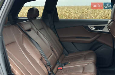 Позашляховик / Кросовер Audi Q7 2017 в 
