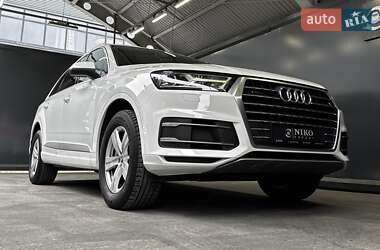 Внедорожник / Кроссовер Audi Q7 2018 в 