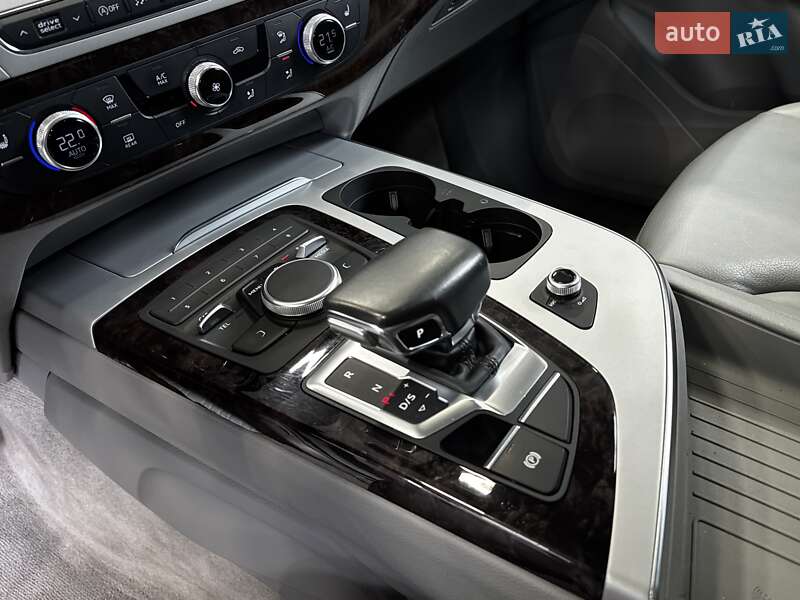 Позашляховик / Кросовер Audi Q7 2018 в Києві